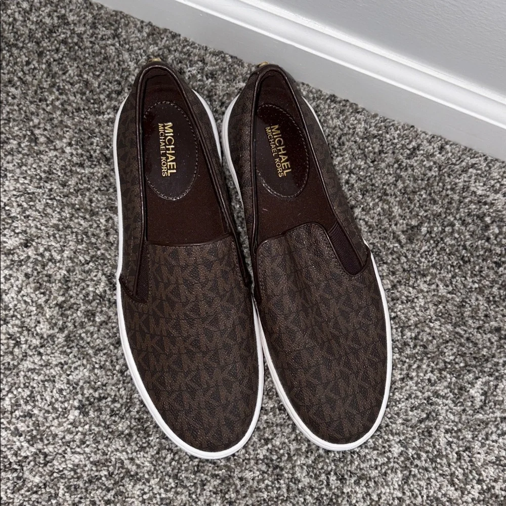 MICHAEL Michael Kors Keaton Logo Slip-On Sneakers in Brown